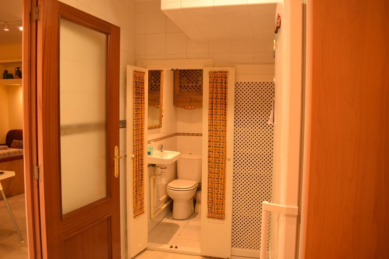 Duplex Donkey Parking Apartment Sevilla Exterior foto