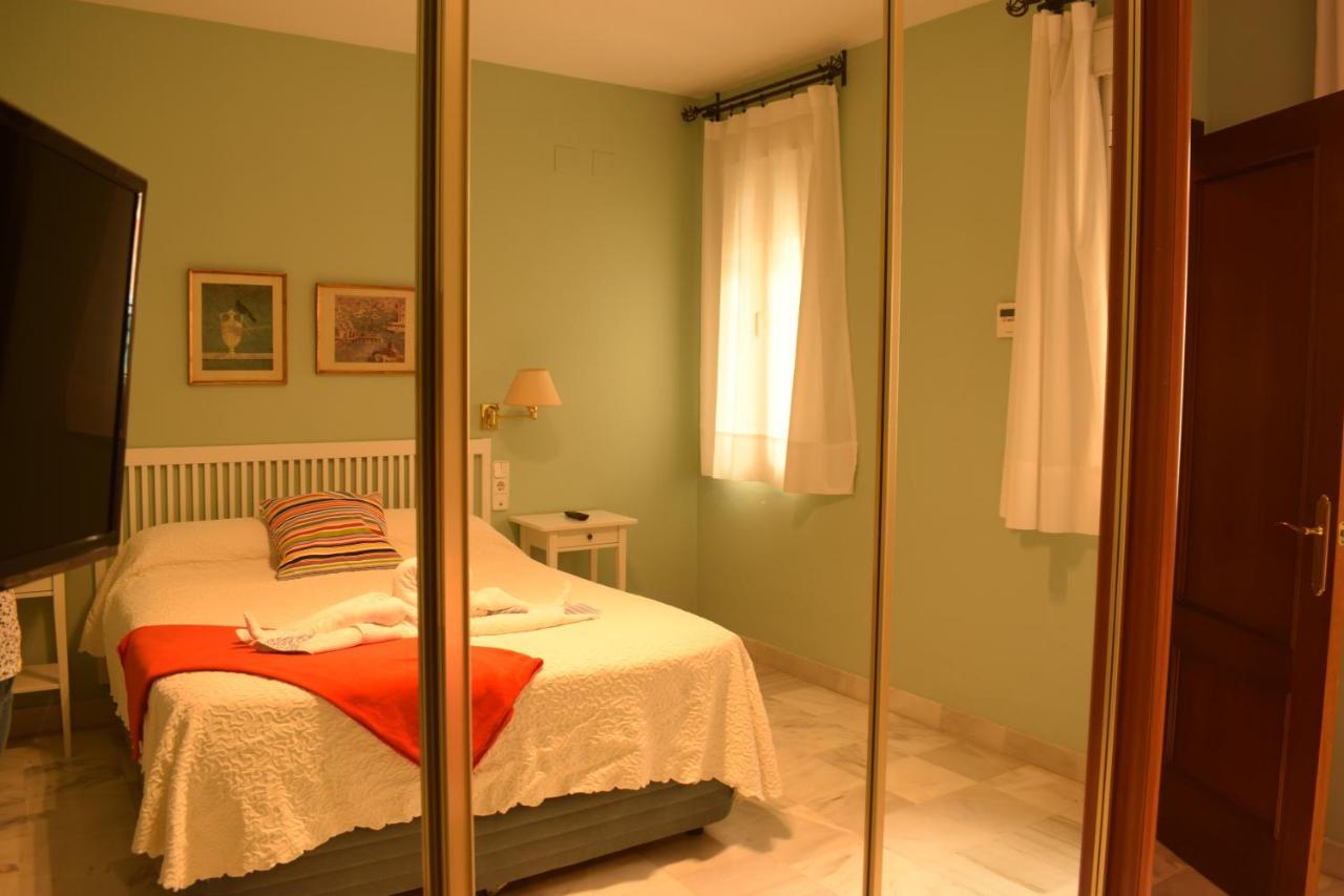 Duplex Donkey Parking Apartment Sevilla Exterior foto